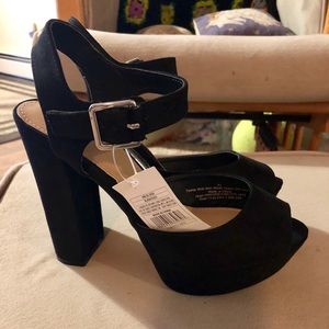 Women’s dress shoes